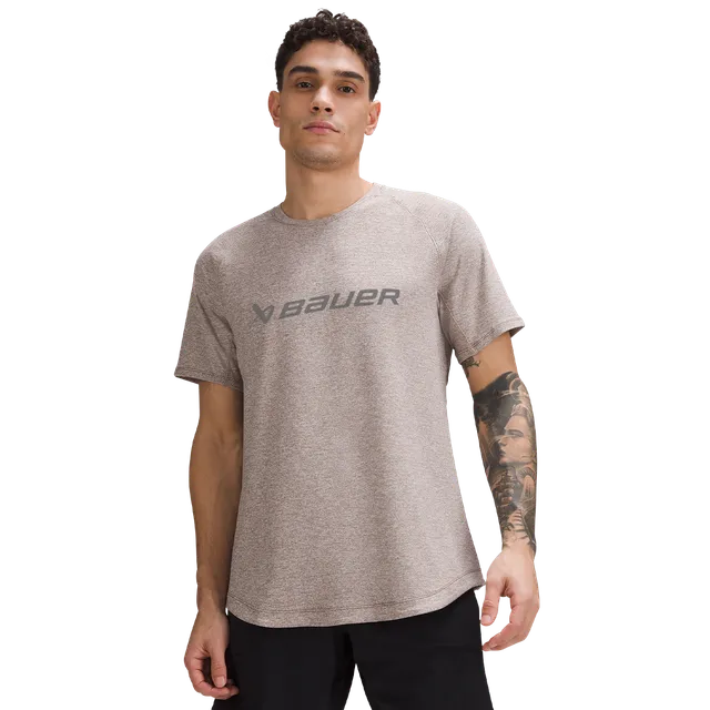 bauer-x-lululemon-license-to-train-kurzarm-trainingsshirt image 1