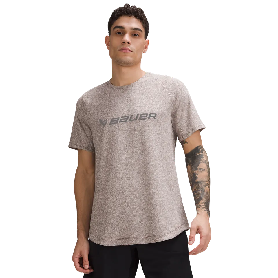 bauer-x-lululemon-license-to-train-kurzarm-trainingsshirt image 1