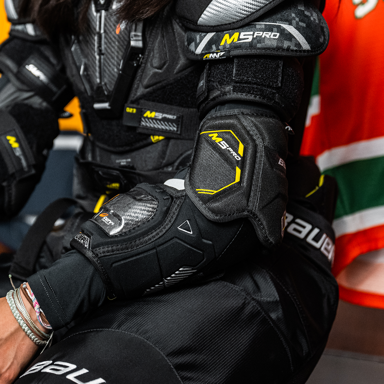 bauer-supreme-m5pro-ellbogenschutz-intermediate-eishockey-ellenbogen image 2