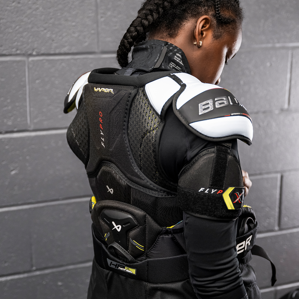 bauer-vapor-flypro-schulterschutz-junior image 3
