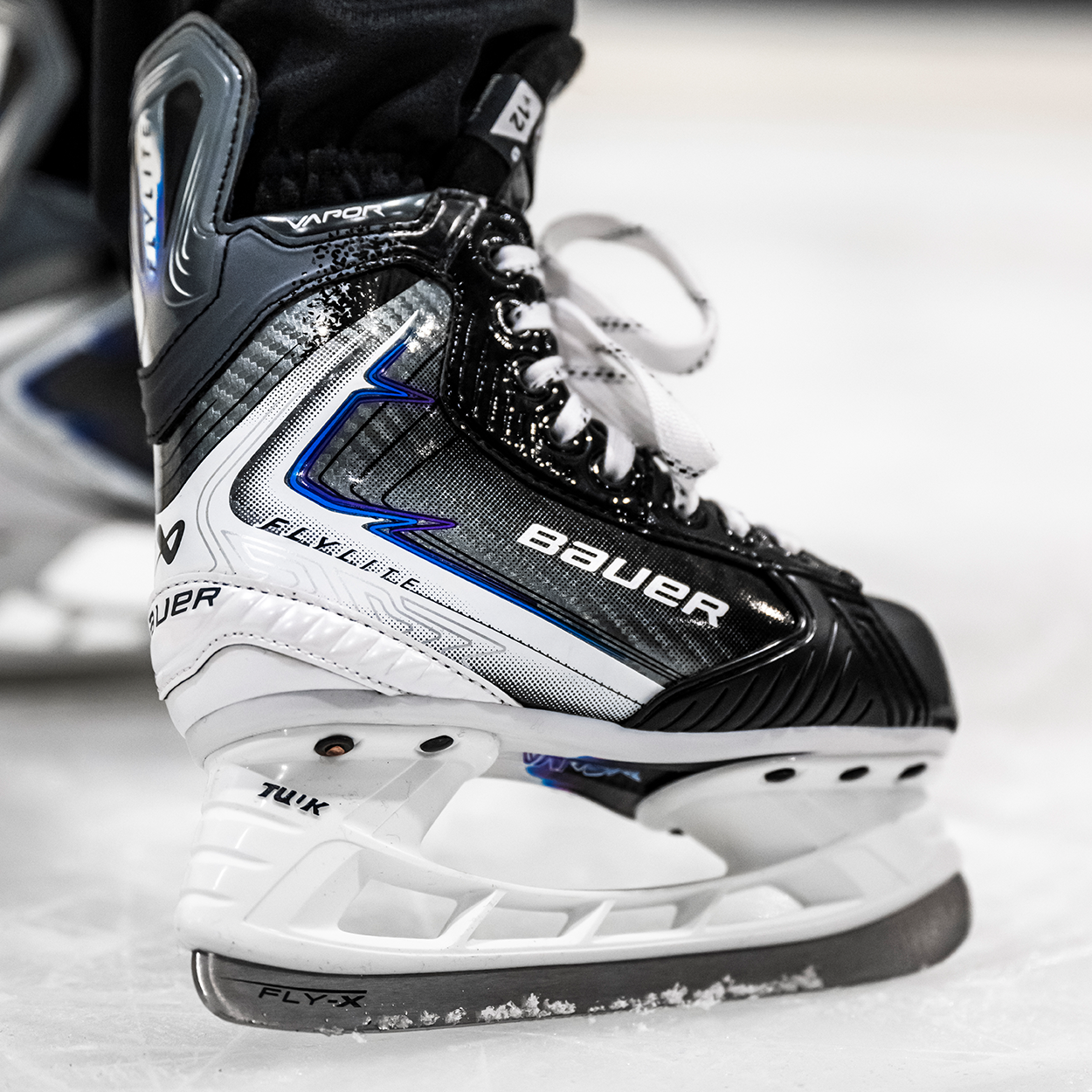 bauer-vapor-flylite-eishockey-schlittschuh-youth image 3